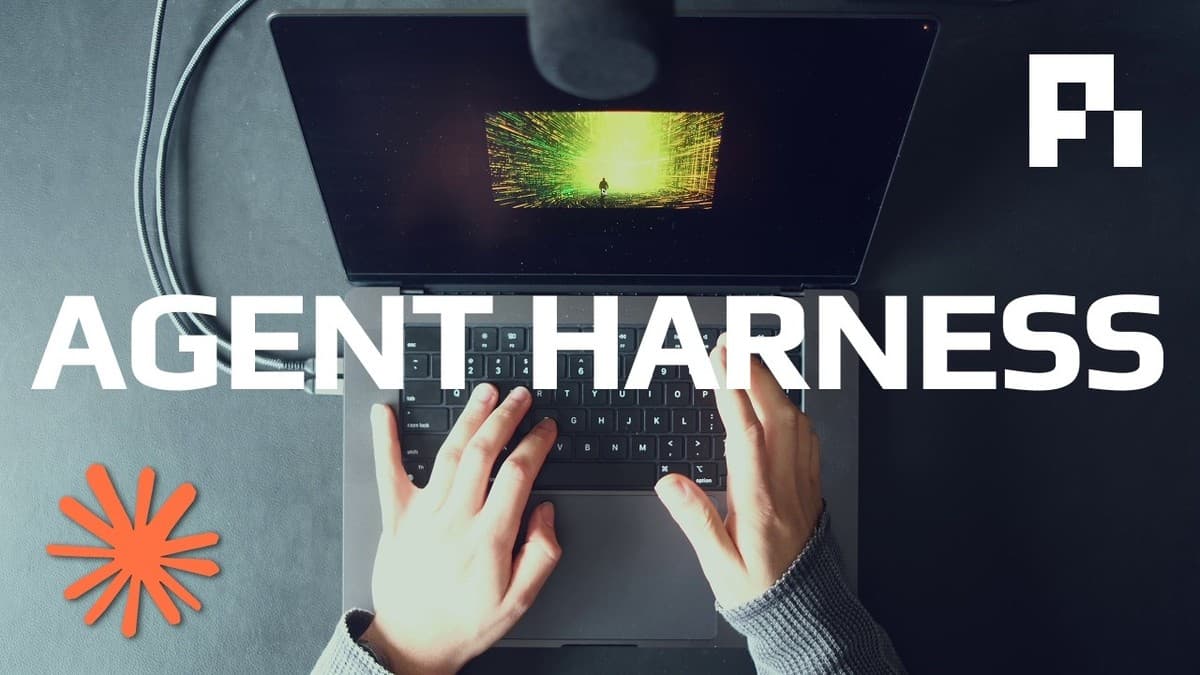 Dan Disler foran en laptop med teksten 'AGENT HARNESS' synlig på skjermen