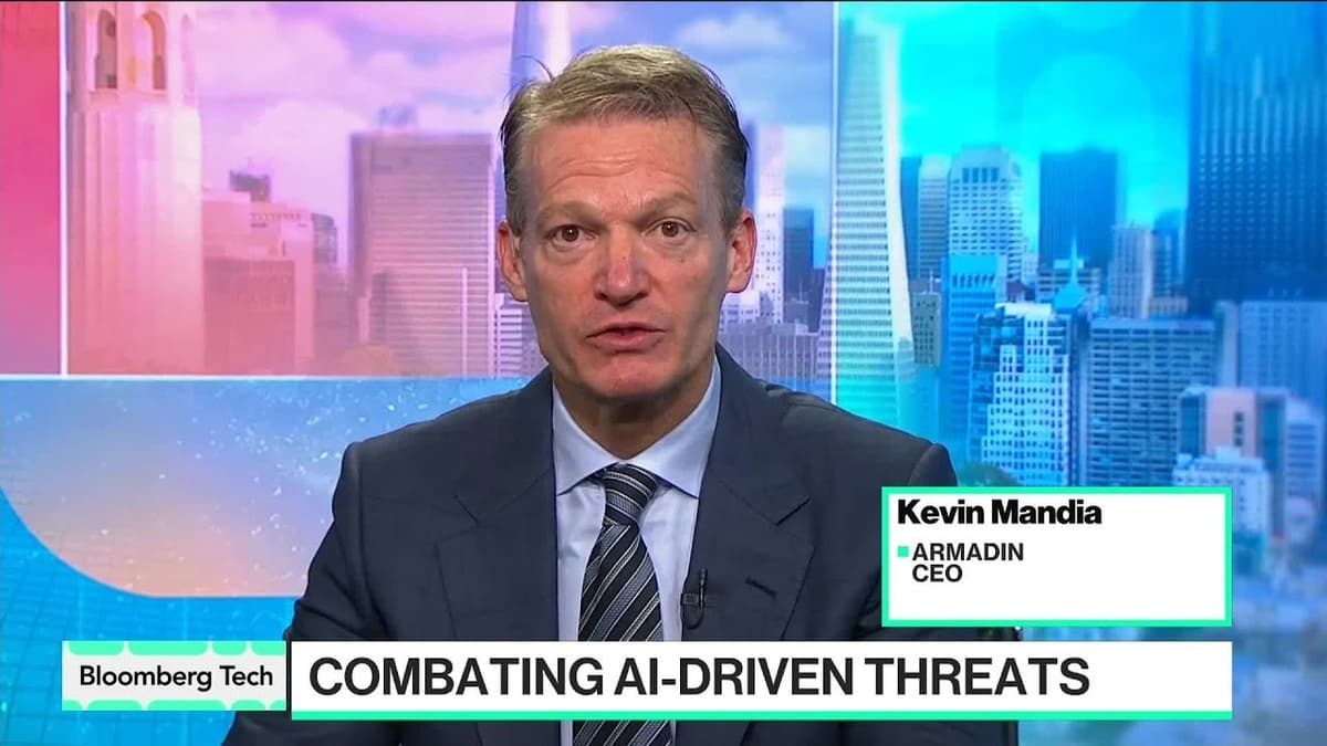 YouTube-oppsummering: AI Attacks Outpace Human Defenses, Warns Cyber Expert